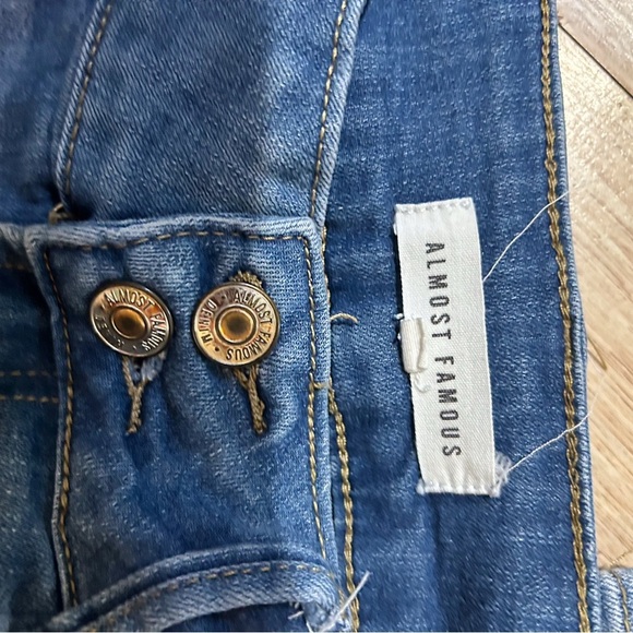 Almost Famous Blue Skinny Jeans with Star Embellishments - Picture 4 of 5